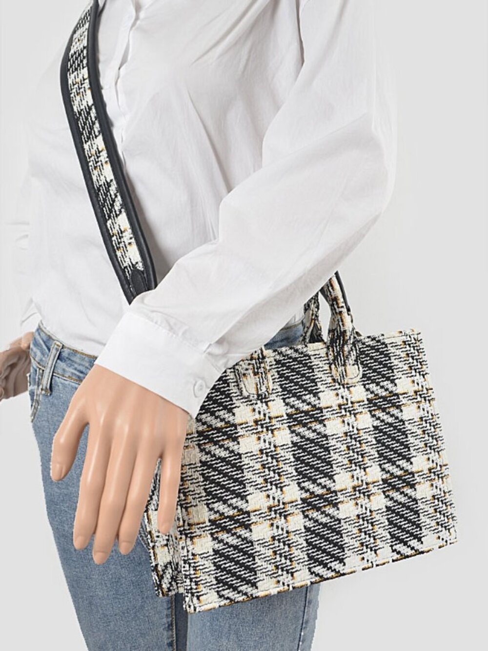 JUST REDUCED 🚨 Tweed Plaid Medium Tote ✨ Chic Structured Crossbody - Picture 7 of 10